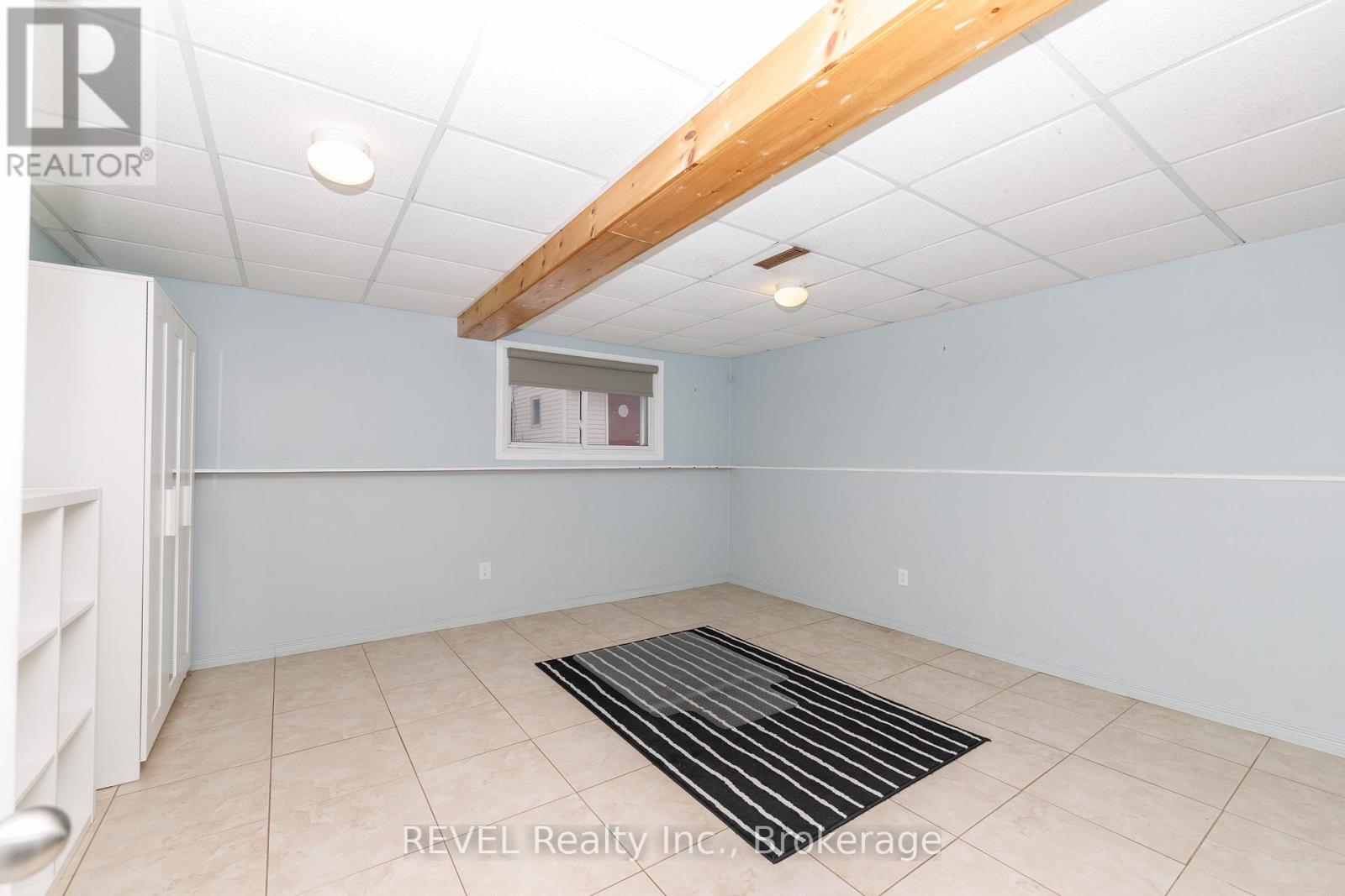 6251 SHERRI AVENUE - 31