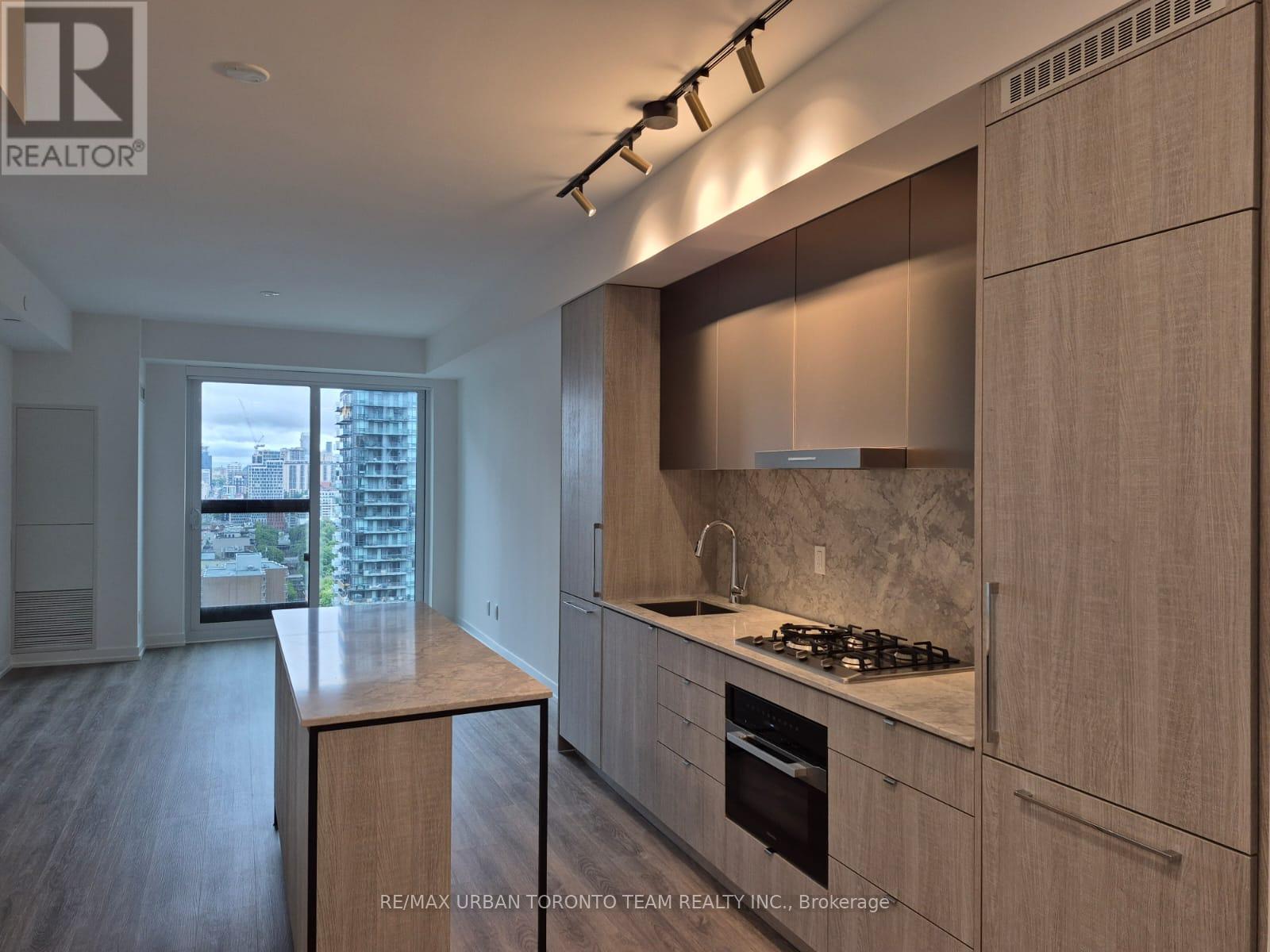 2803 - 771 YONGE STREET