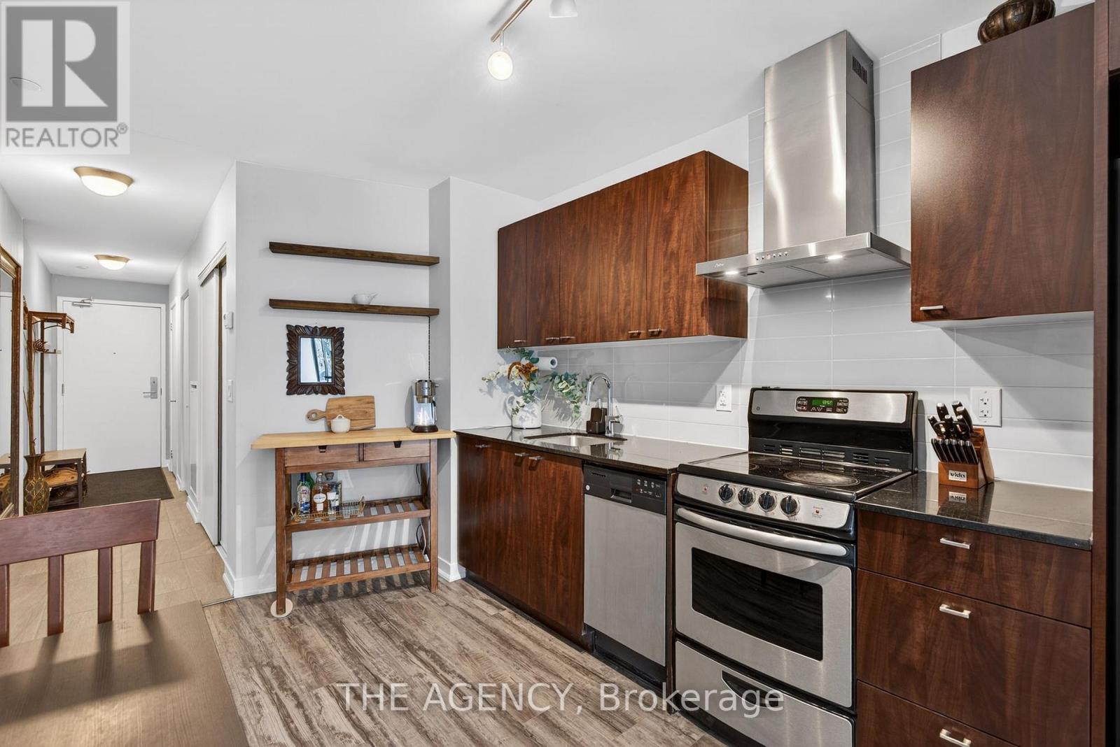 #1701 51 EAST LIBERTY STREET - 16