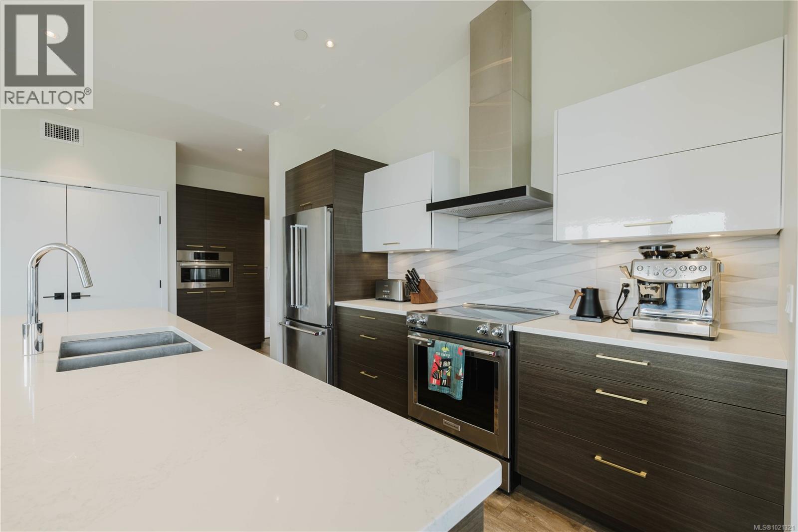 #402 100 Lombardy St - 10