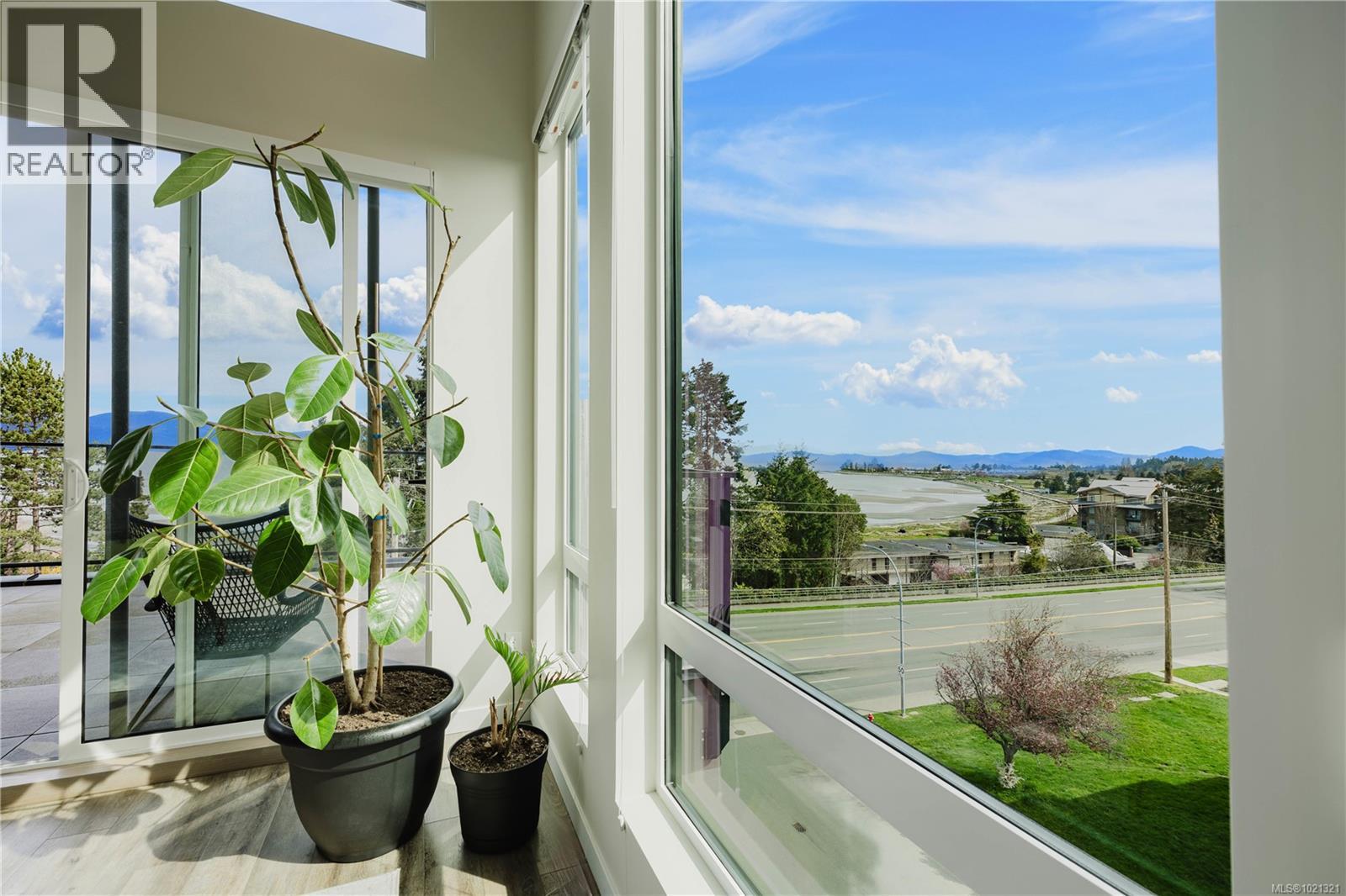 402 100 Lombardy St, Parksville