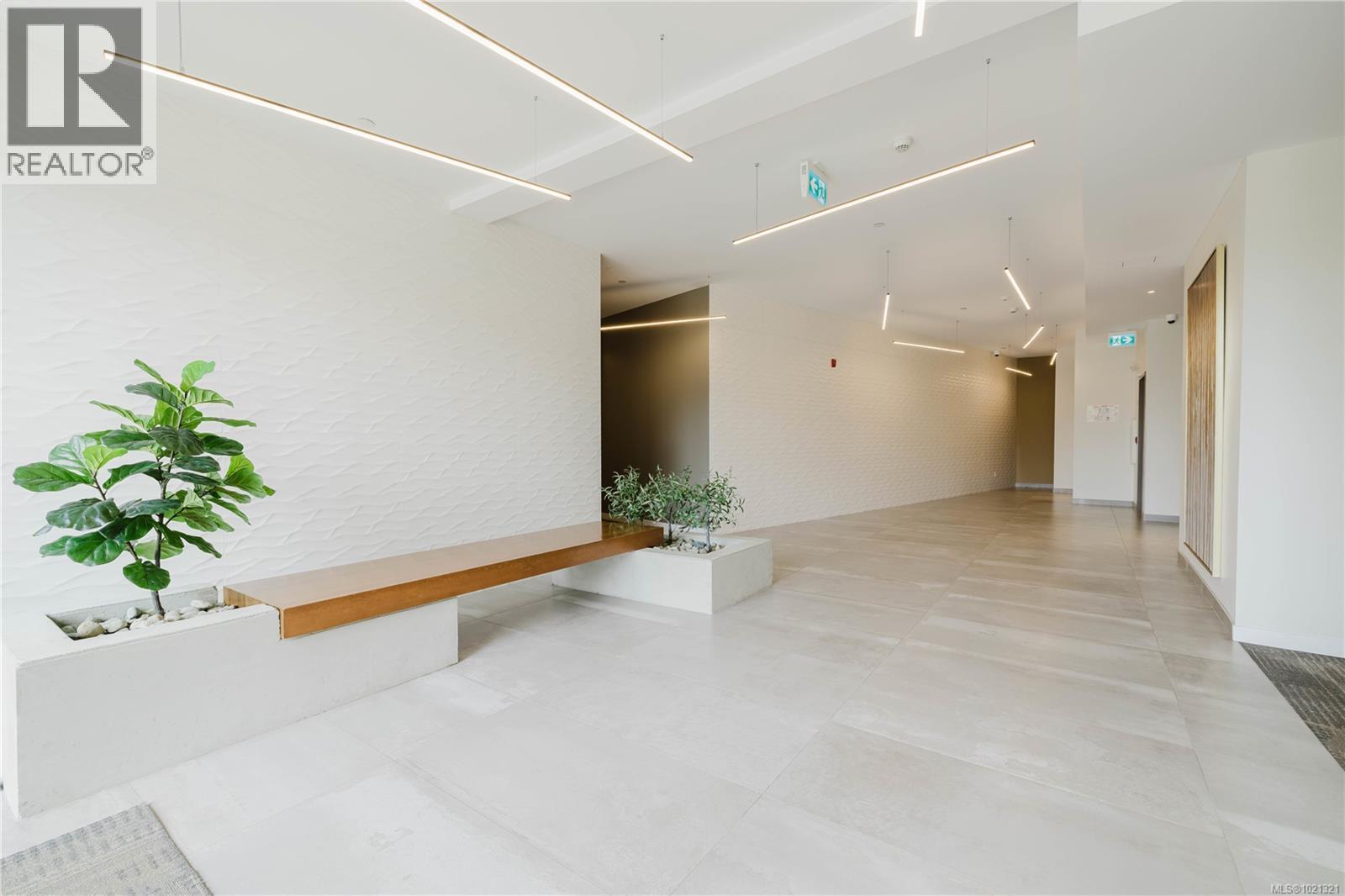 #402 100 Lombardy St - 2