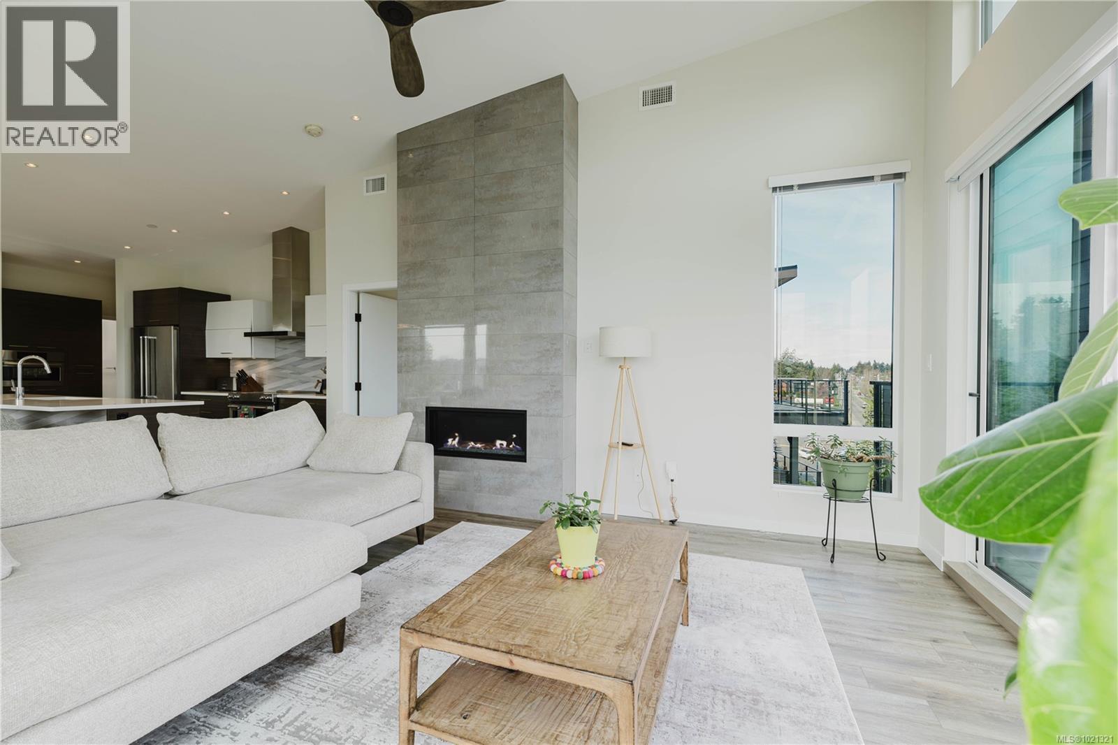 #402 100 Lombardy St - 4