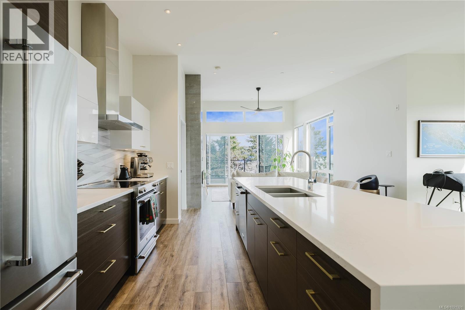 #402 100 Lombardy St - 9