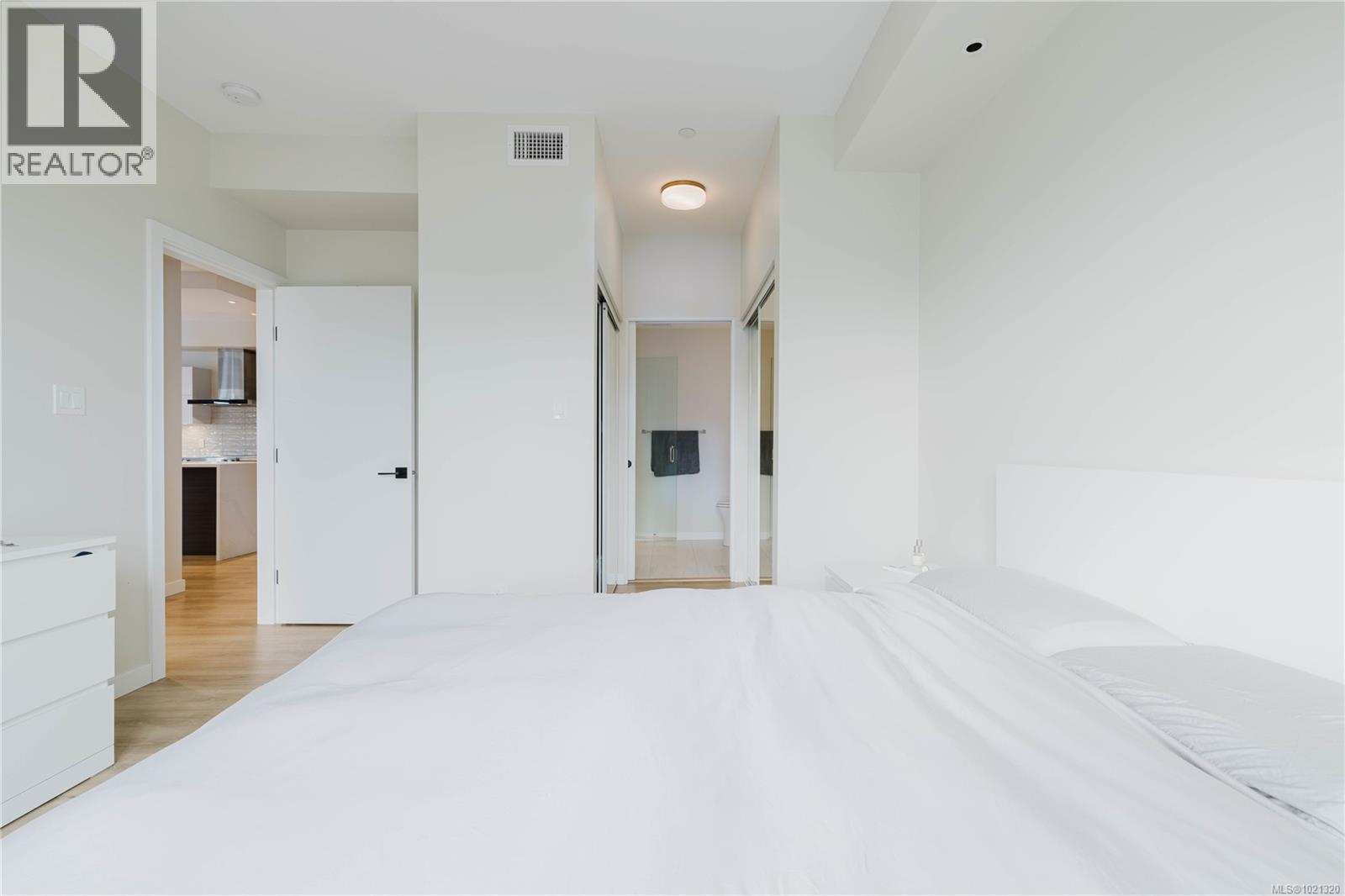 208 100 Lombardy St, Parksville