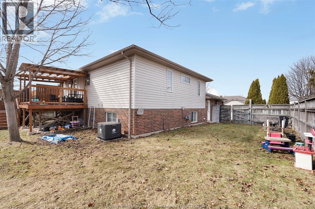 342 THORN RIDGE CRESCENT - Photo 5 of 36, Amherstburg, Ontario