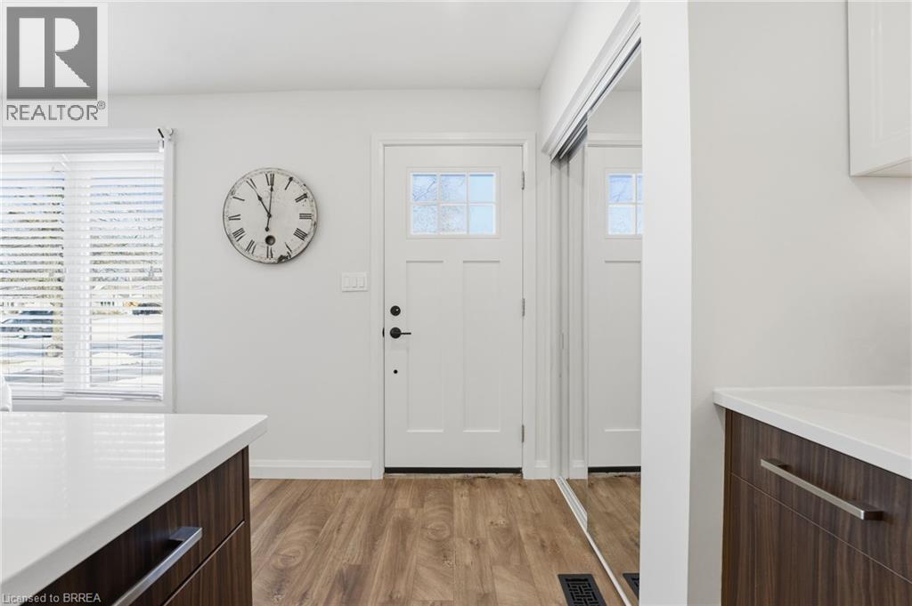 30 ALLANTON Boulevard - Photo 4 of 43, Brantford, Ontario