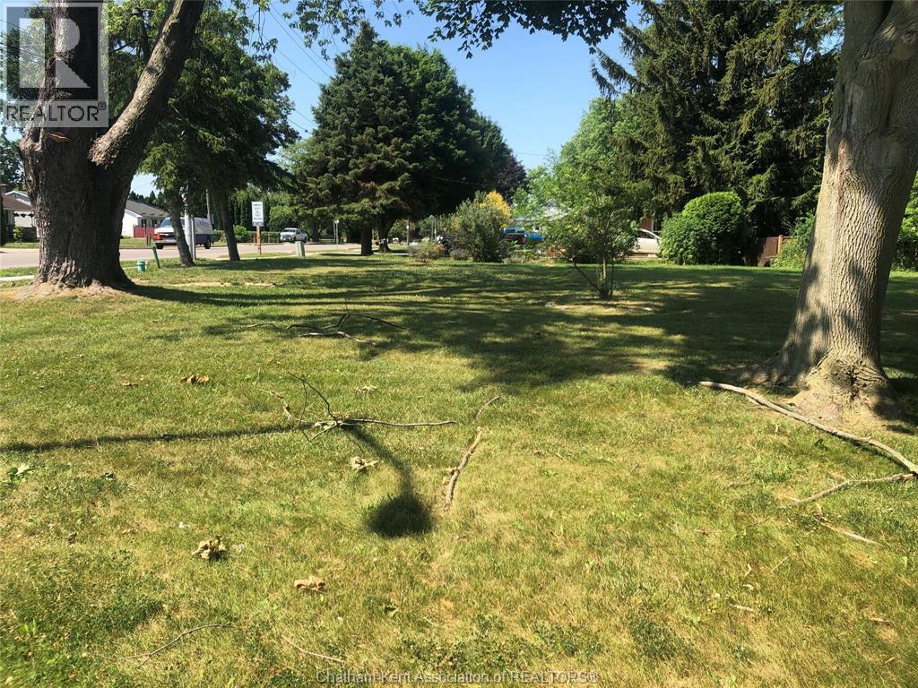 24 St Michael AVENUE - Photo 2 of 5, Chatham, Ontario