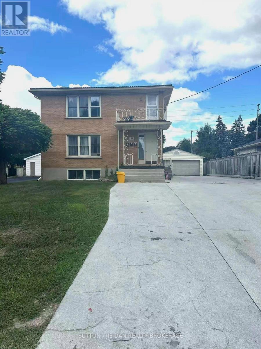 228 BURNSIDE DRIVE - 16
