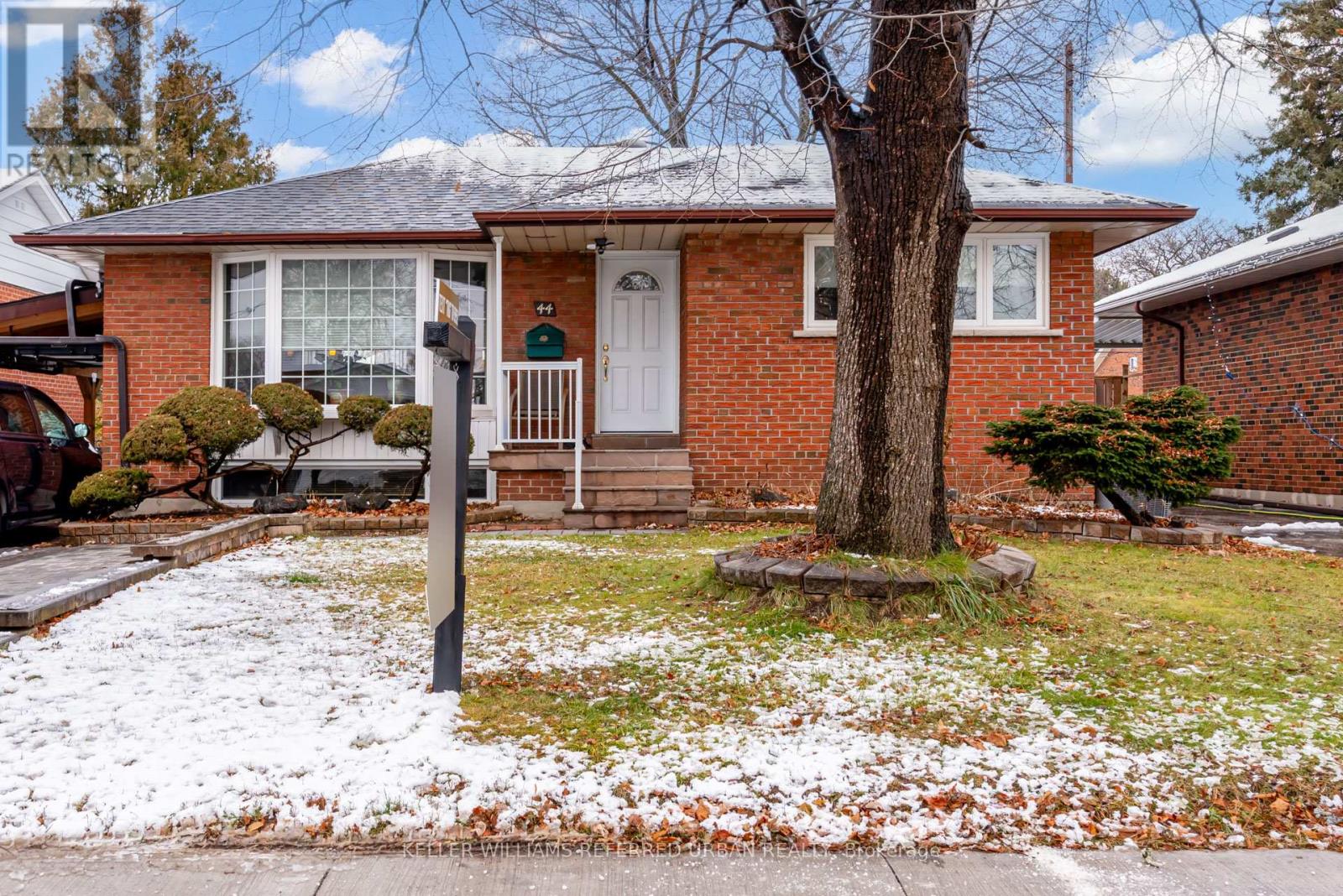 LOWER - 44 SHREWSBURY SQUARE