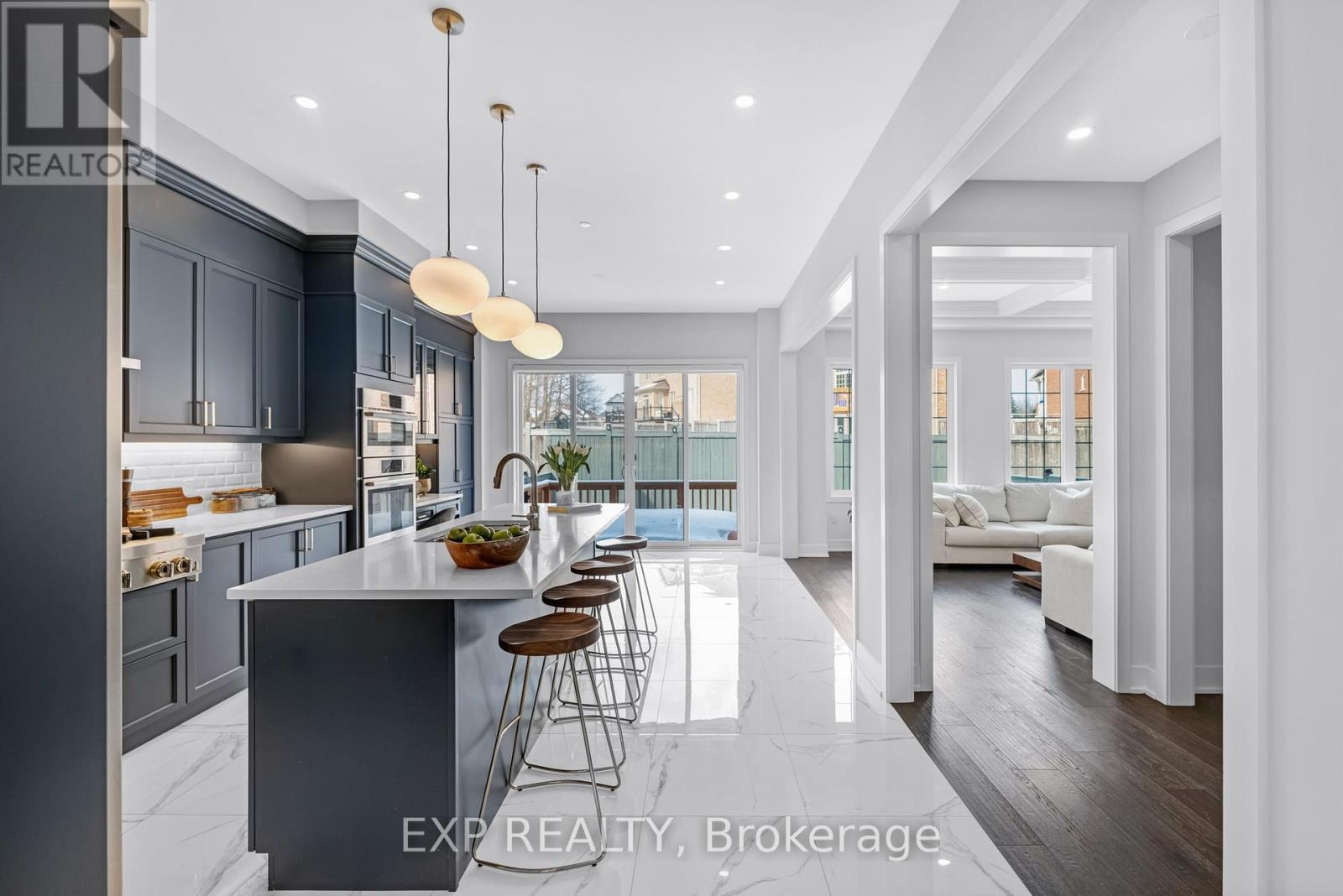 80 SIKURA CIRCLE - Photo 4 of 44, Newmarket (Stonehaven-Wyndham), Ontario