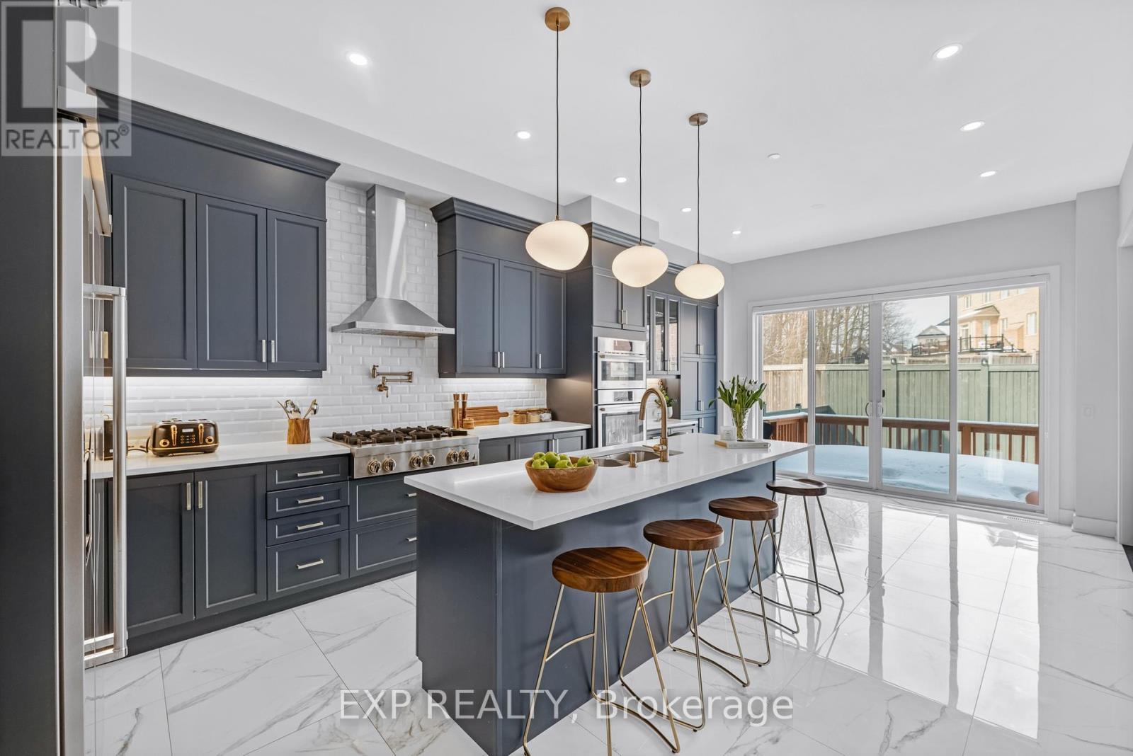 80 SIKURA CIRCLE - Photo 5 of 44, Newmarket (Stonehaven-Wyndham), Ontario