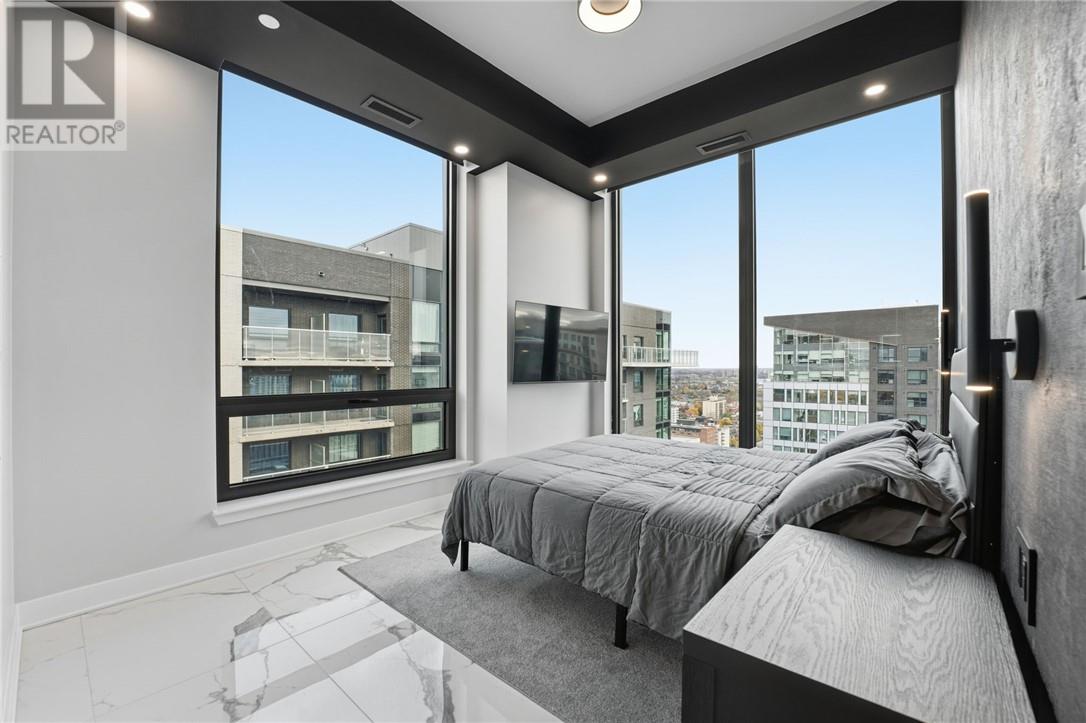 180 GEORGE STREET UNIT# PH206 - 24
