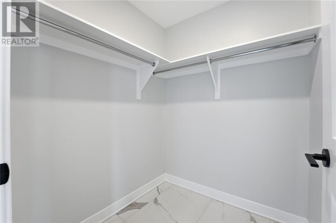 180 GEORGE STREET UNIT# PH206 - 29