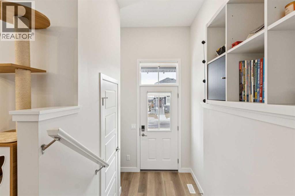 87 Aquila Way NW - Photo 4 of 37, Calgary, Alberta