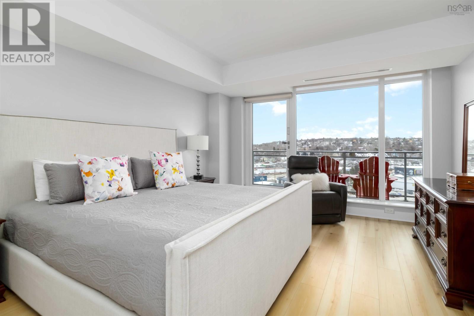 Property 24 of 49 of 802 31 Kings Wharf Place