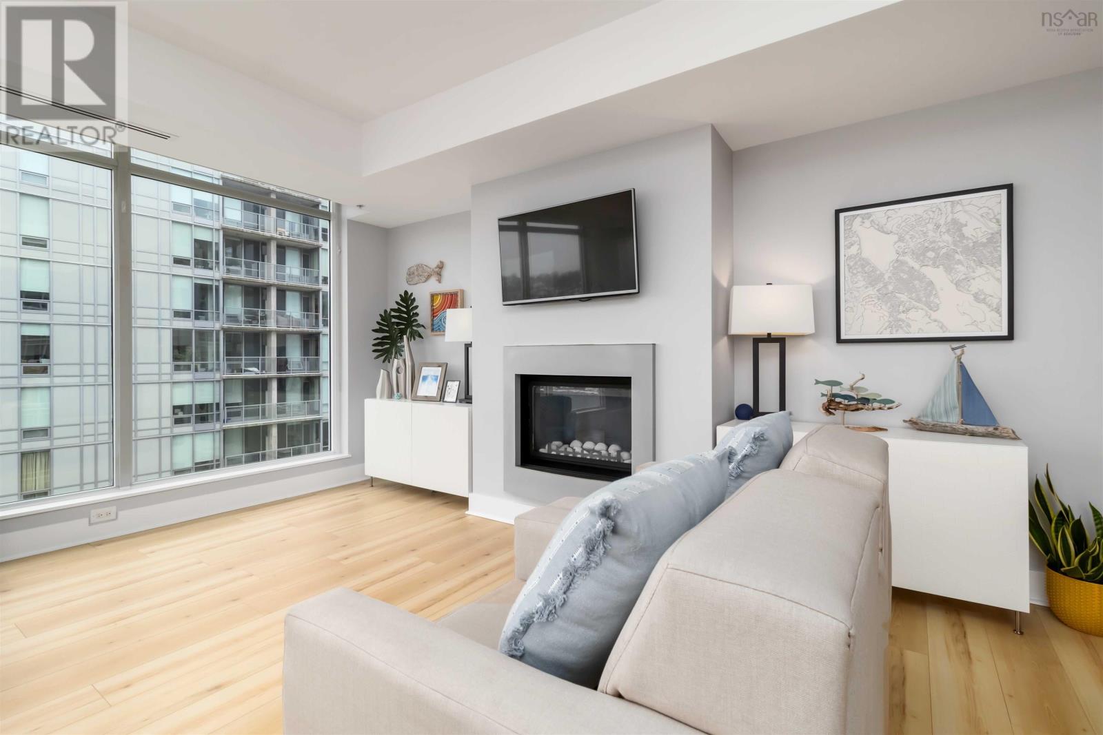 Property 3 of 49 of 802 31 Kings Wharf Place