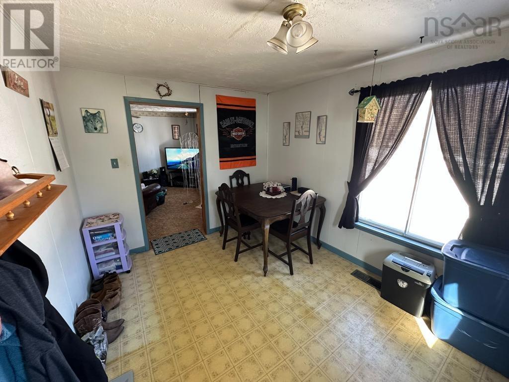 Property 10 of 29 of 2043 Highway 359