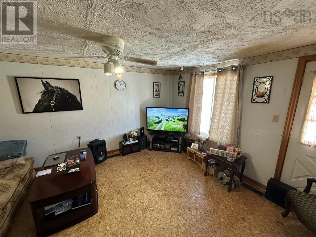 Property 12 of 29 of 2043 Highway 359