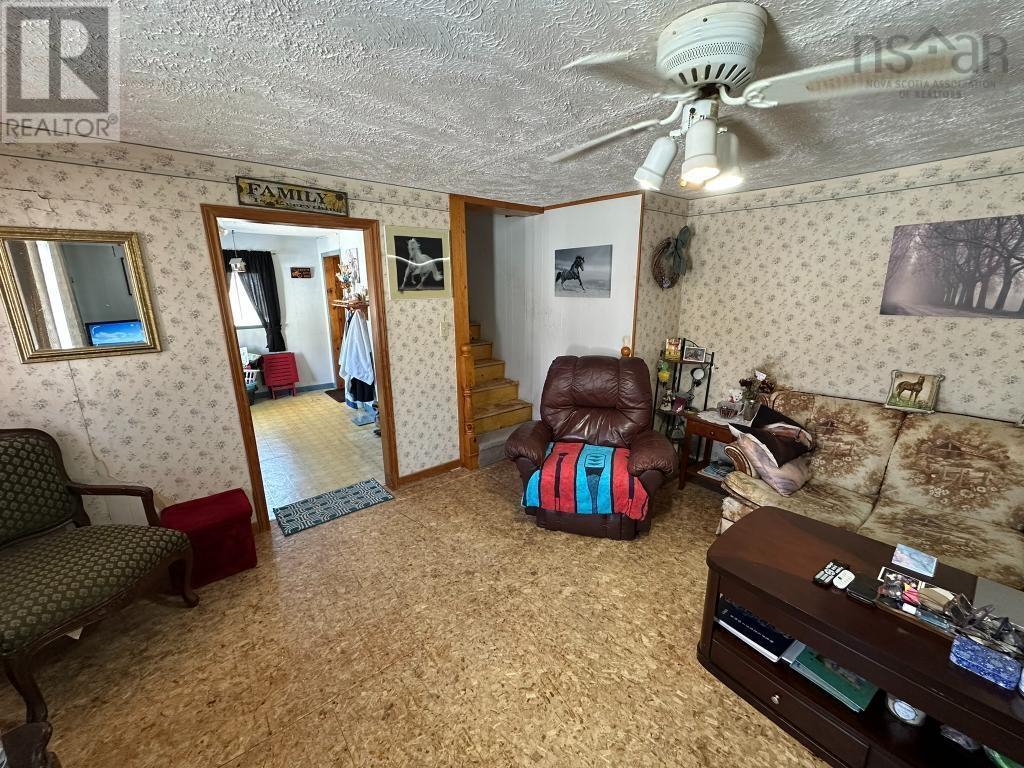 Property 16 of 29 of 2043 Highway 359