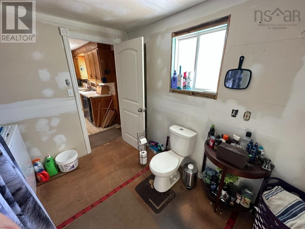 Property 20 of 29 of 2043 Highway 359