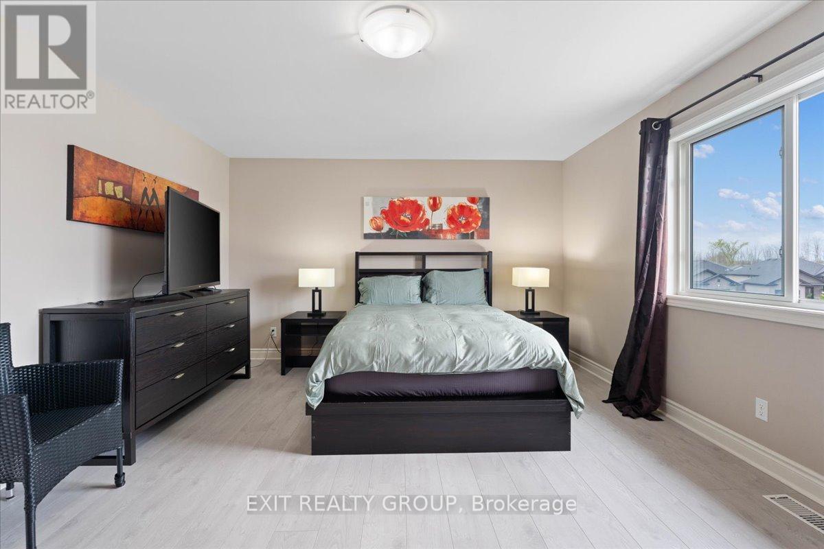 82 MOUNTAIN ASH DRIVE - 21