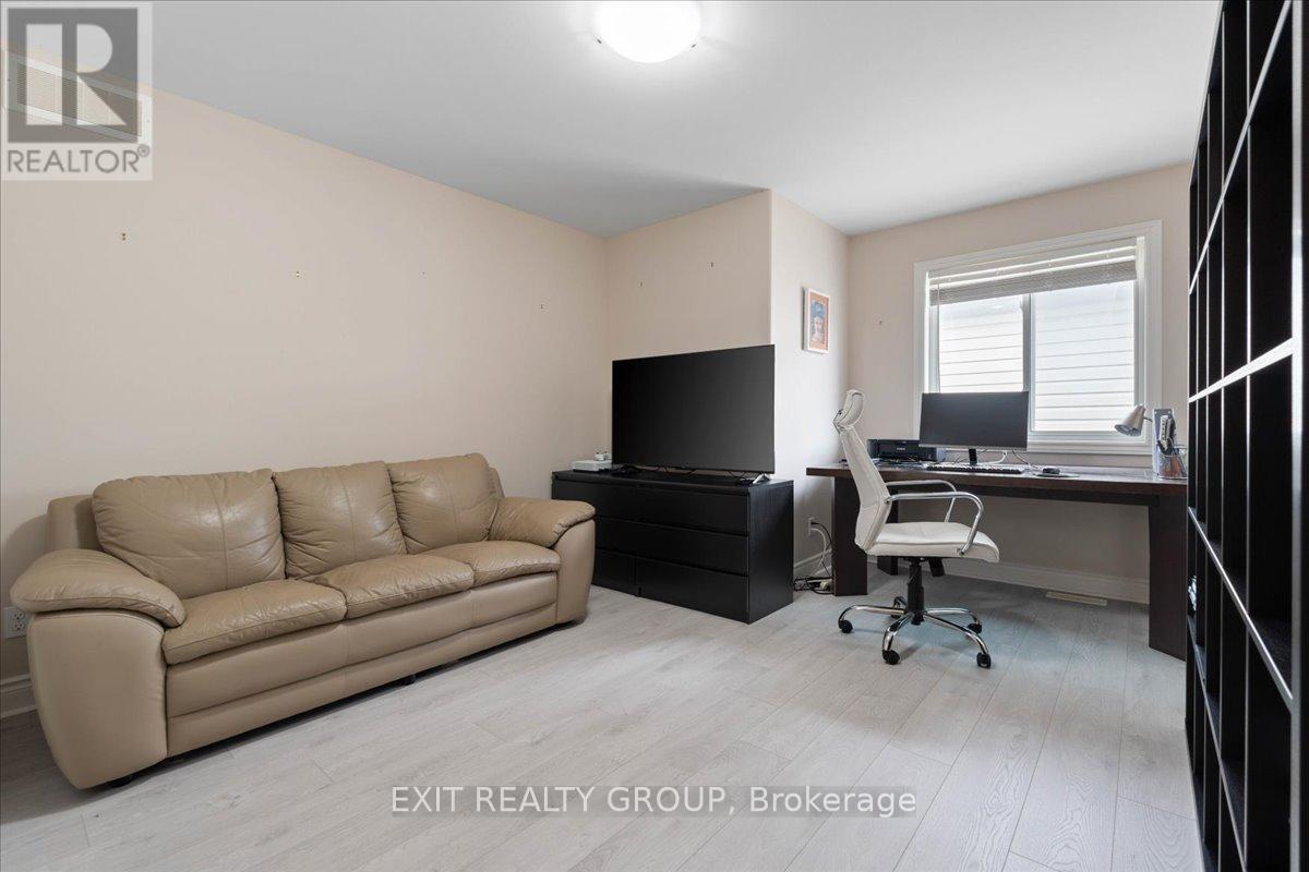 82 MOUNTAIN ASH DRIVE - 23