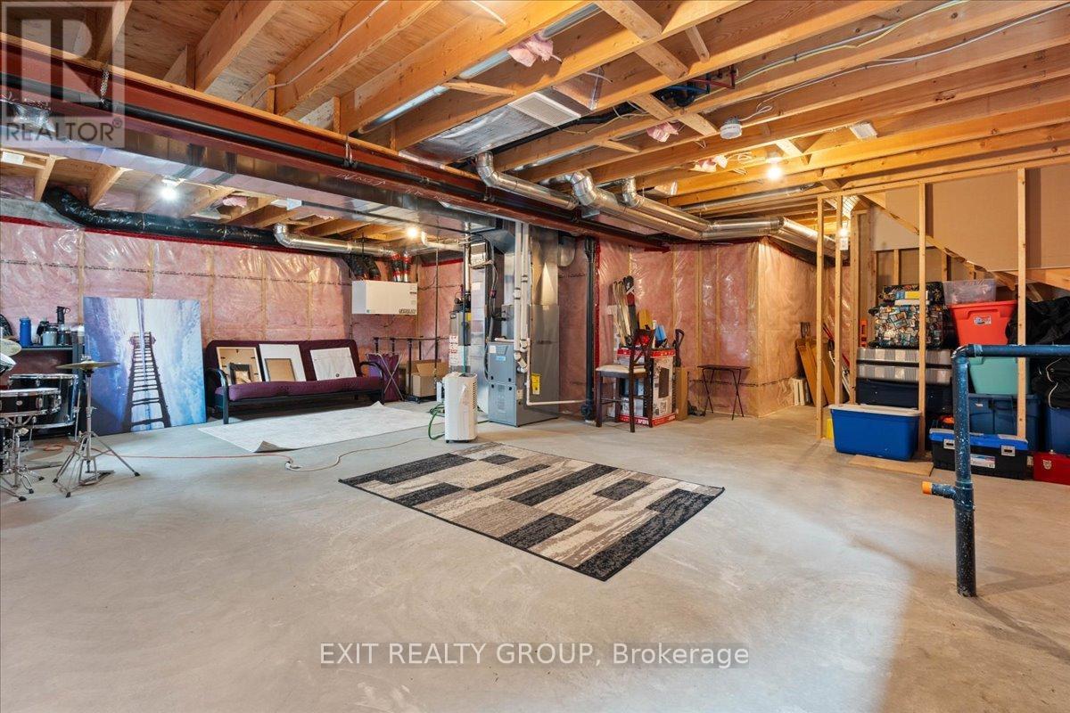 82 MOUNTAIN ASH DRIVE - 27