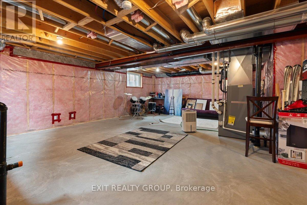 82 MOUNTAIN ASH DRIVE - 28