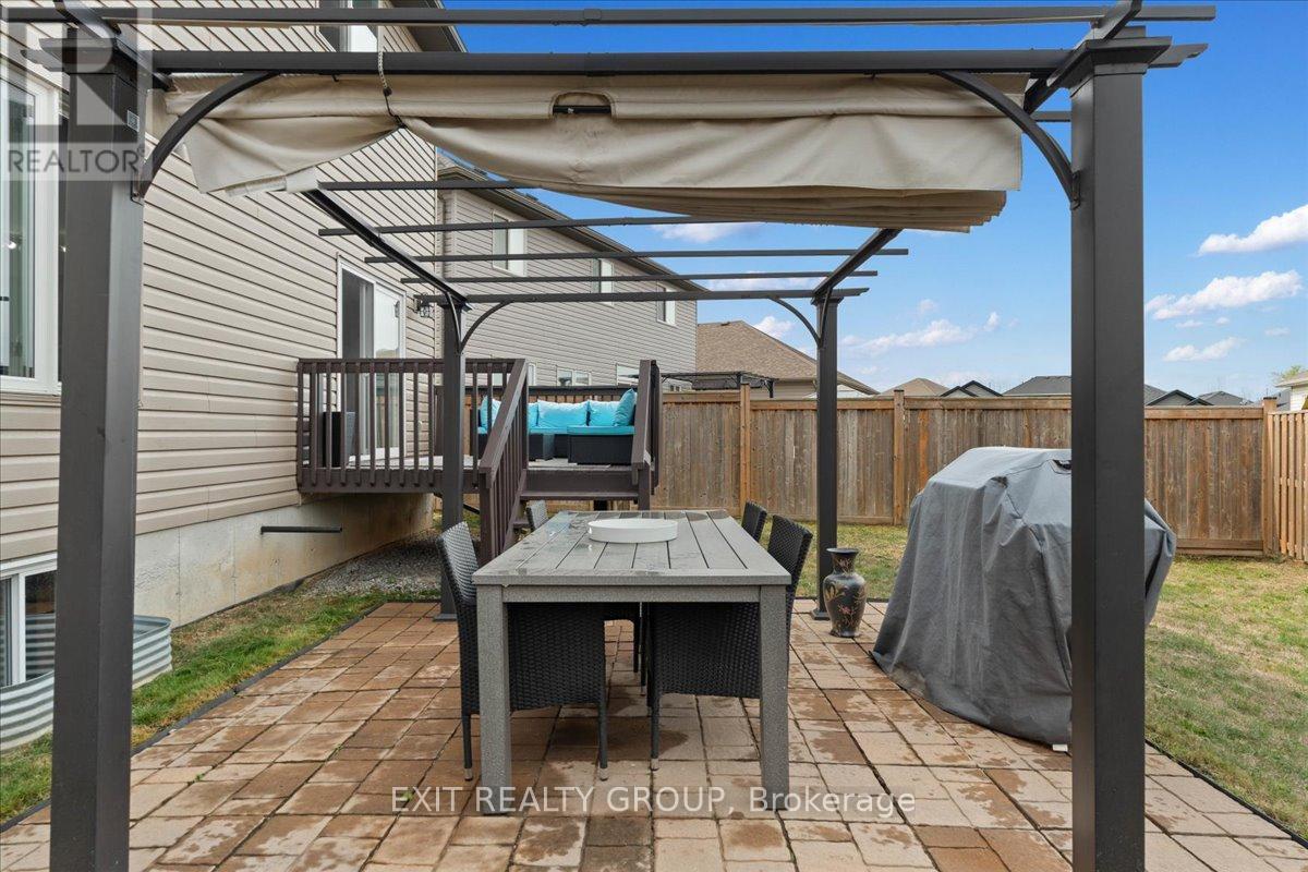 82 MOUNTAIN ASH DRIVE - 29