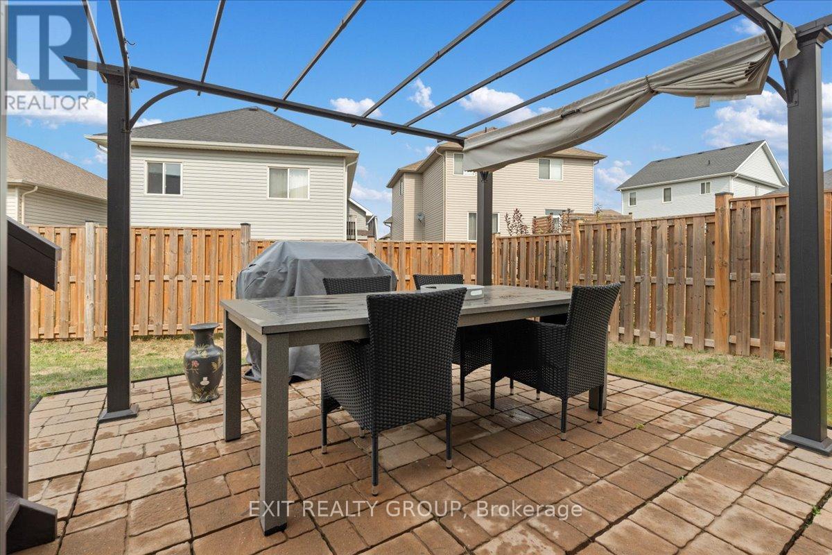 82 MOUNTAIN ASH DRIVE - 30