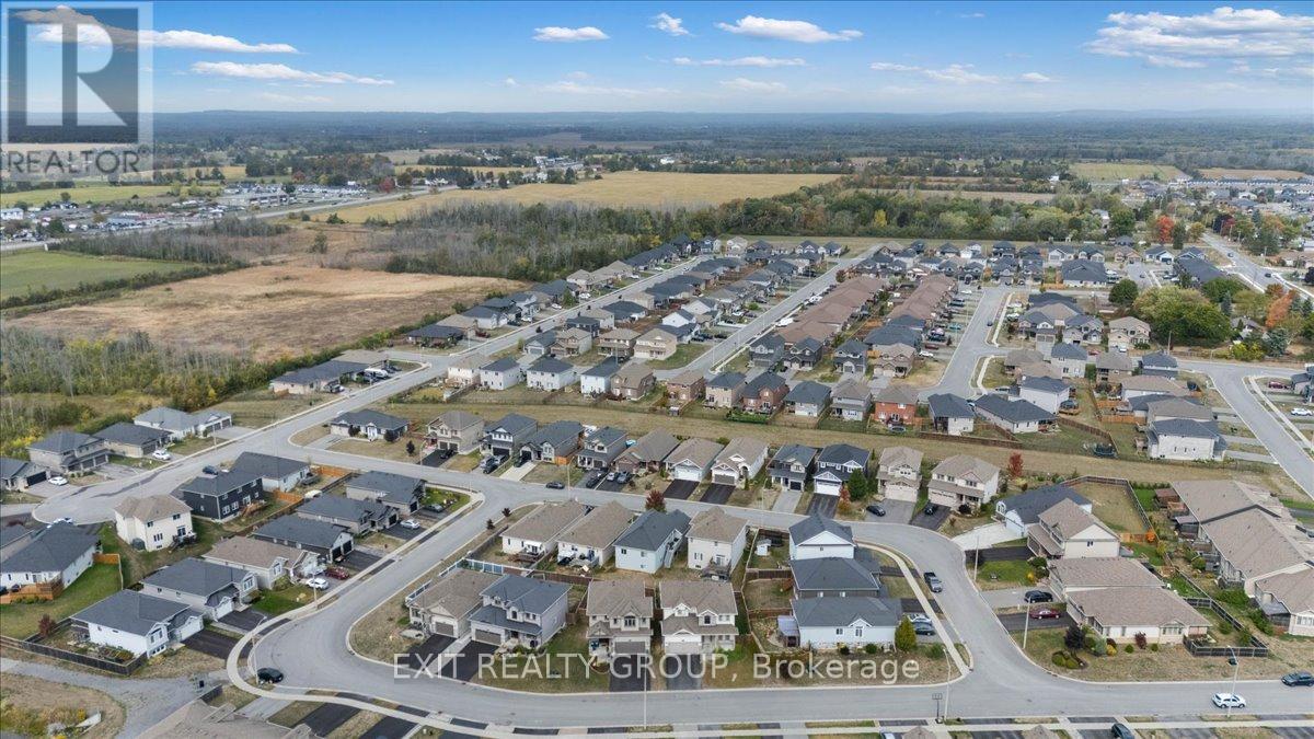 82 MOUNTAIN ASH DRIVE - 35