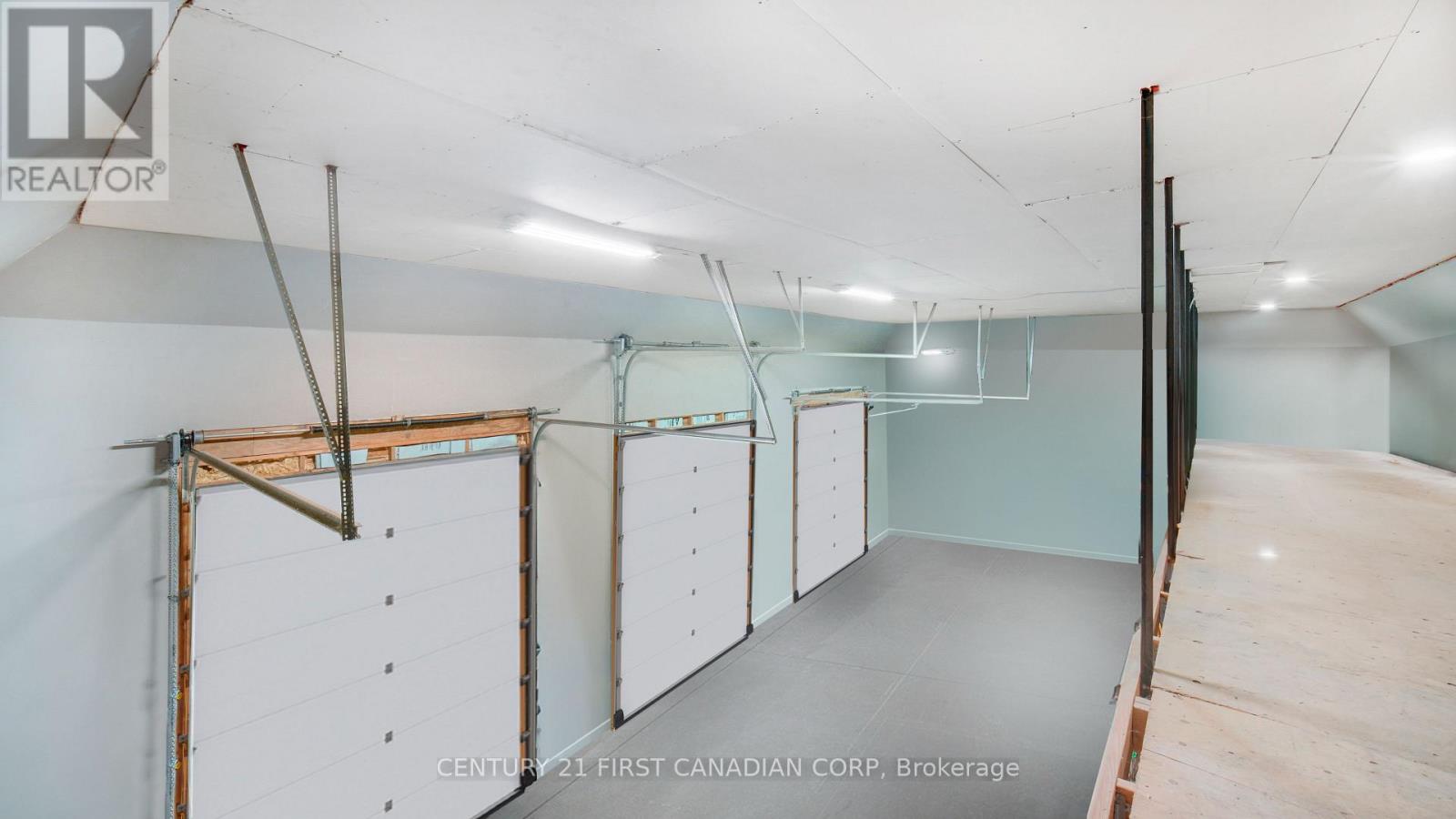 1659 HAMILTON ROAD - 44