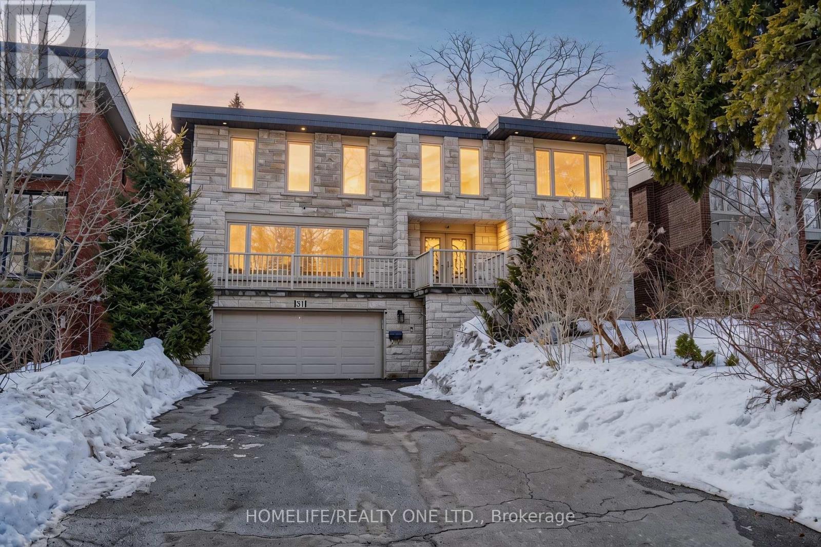 31 BEARWOOD DRIVE - Main photo, Toronto (Edenbridge-Humber Valley), Ontario