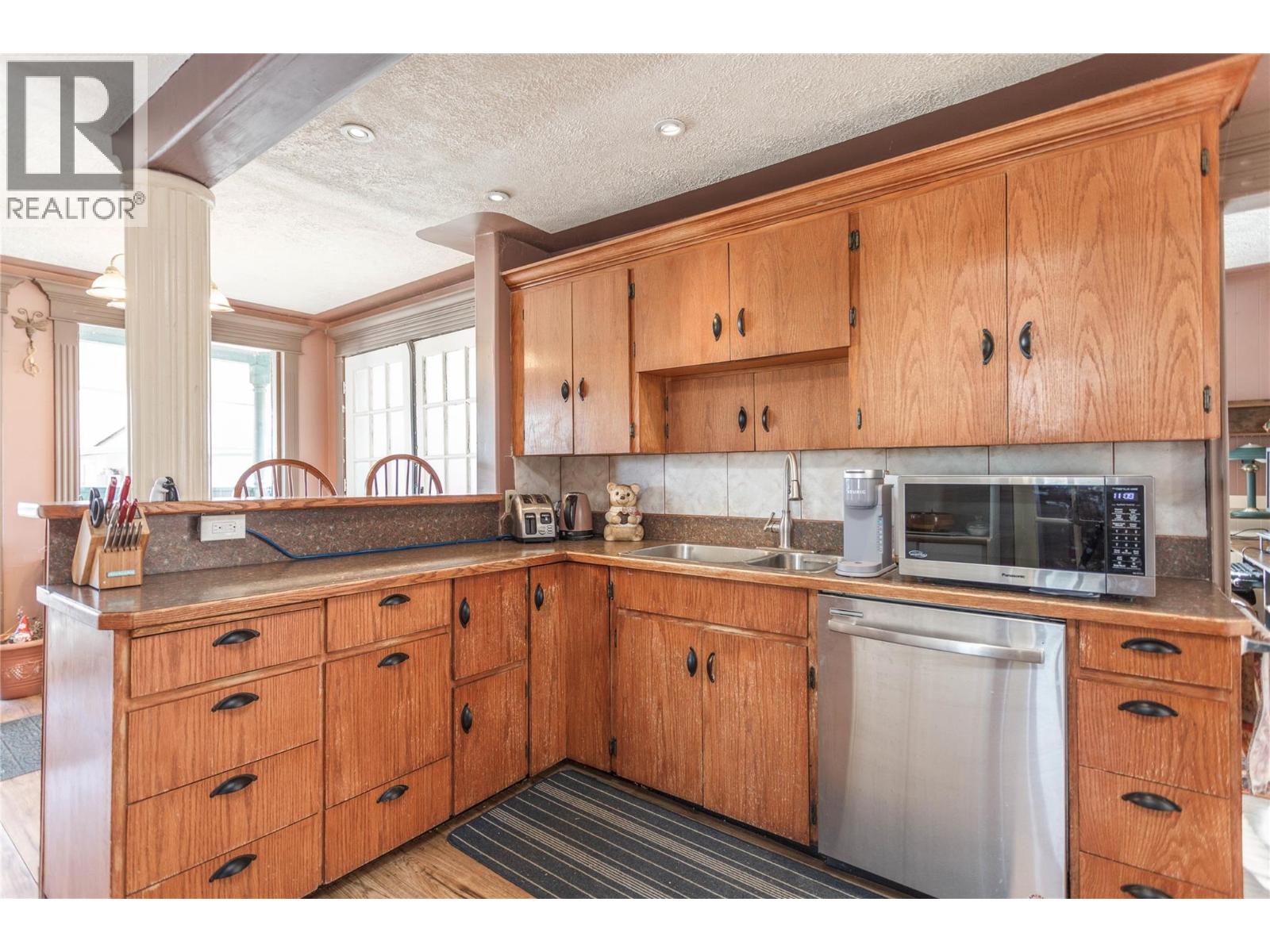 1978 Pleasant Valley Road, Spallumcheen