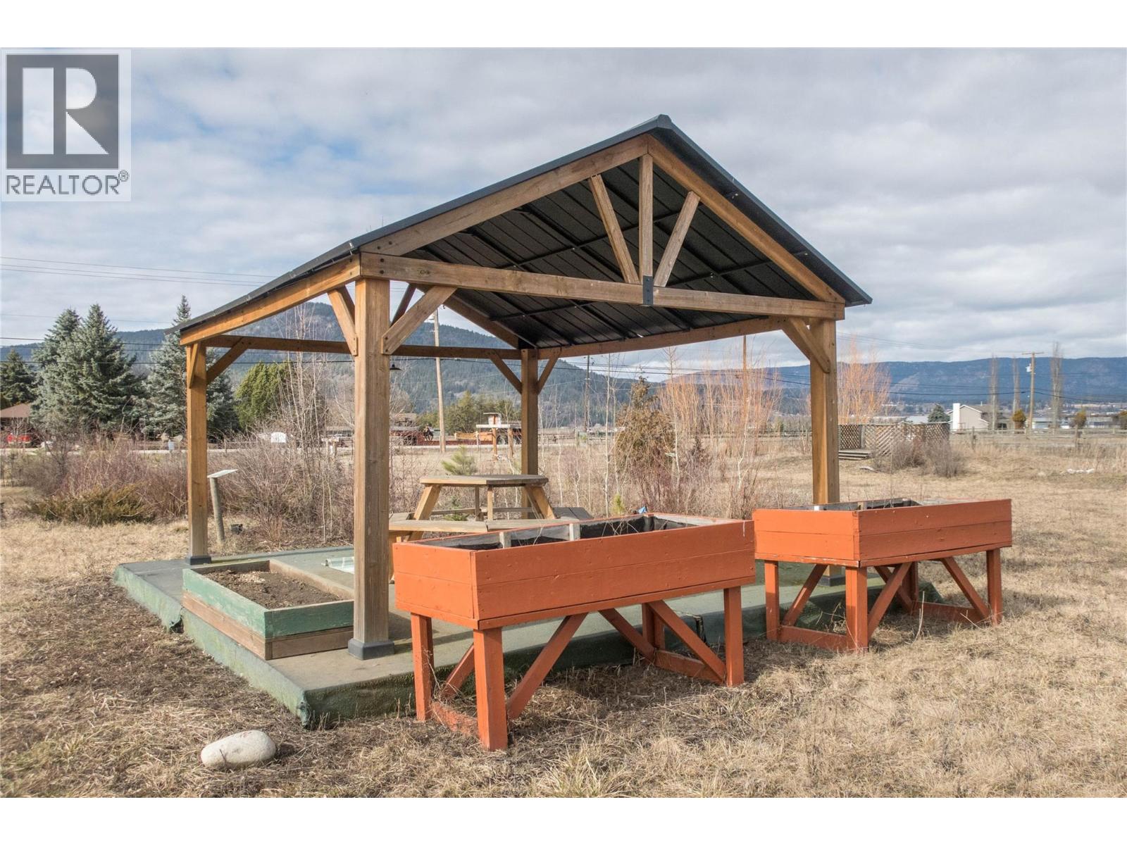 1978 Pleasant Valley Road, Spallumcheen