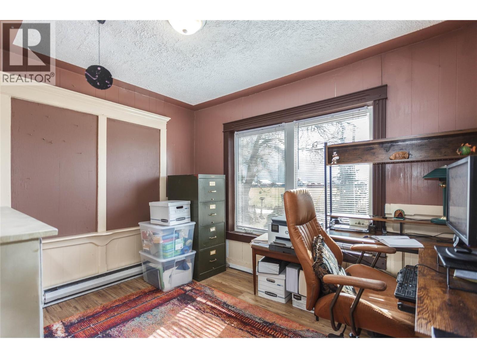 1978 Pleasant Valley Road, Spallumcheen