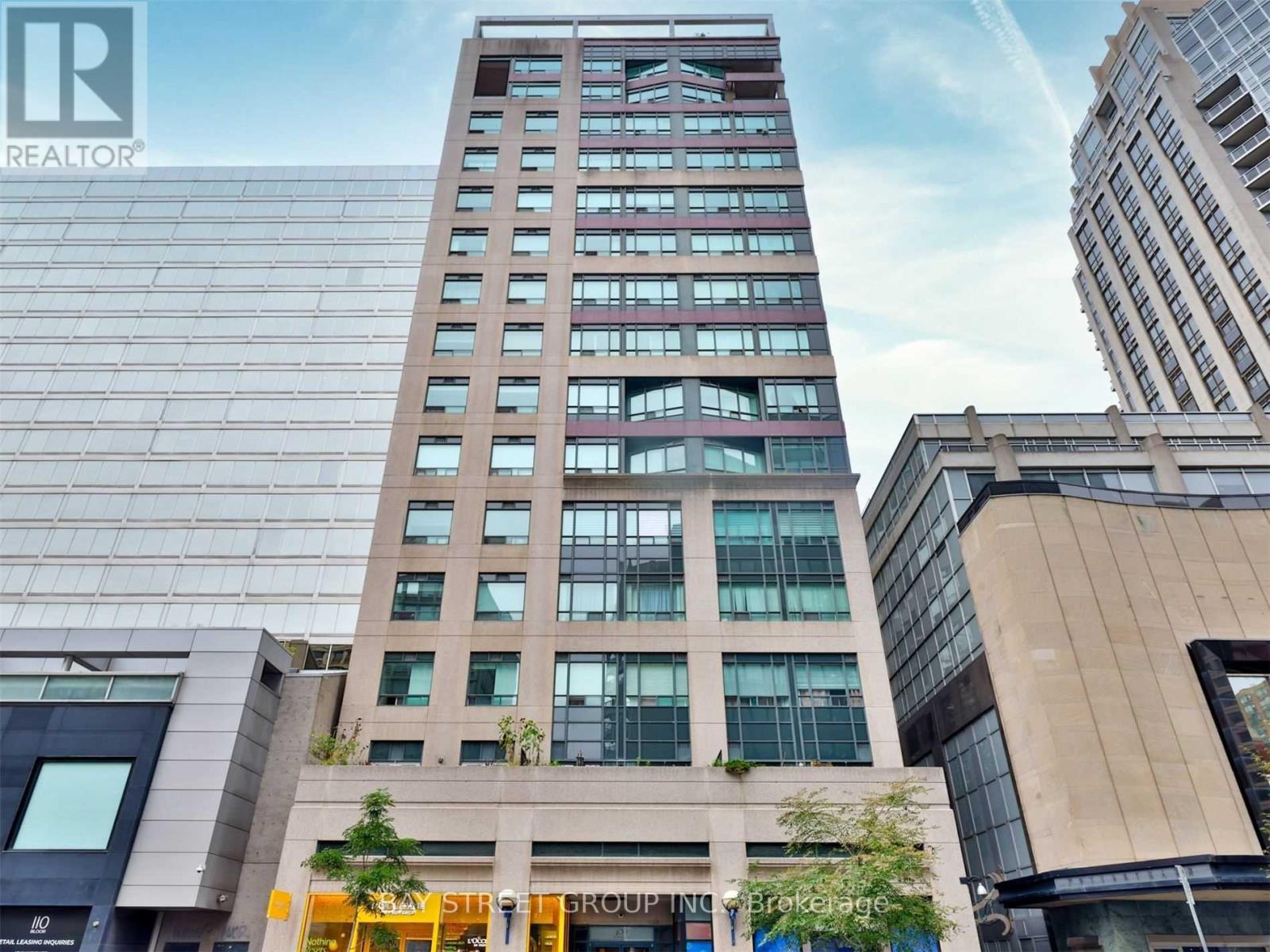Listing photo of 1001 - 102 BLOOR STREET W