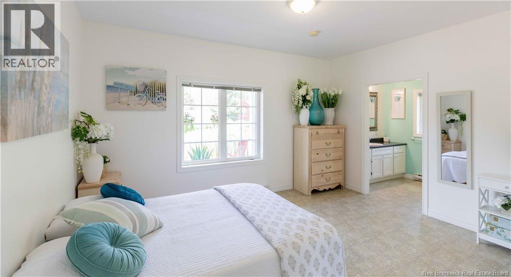 703 BAYVIEW DRIVE - 20