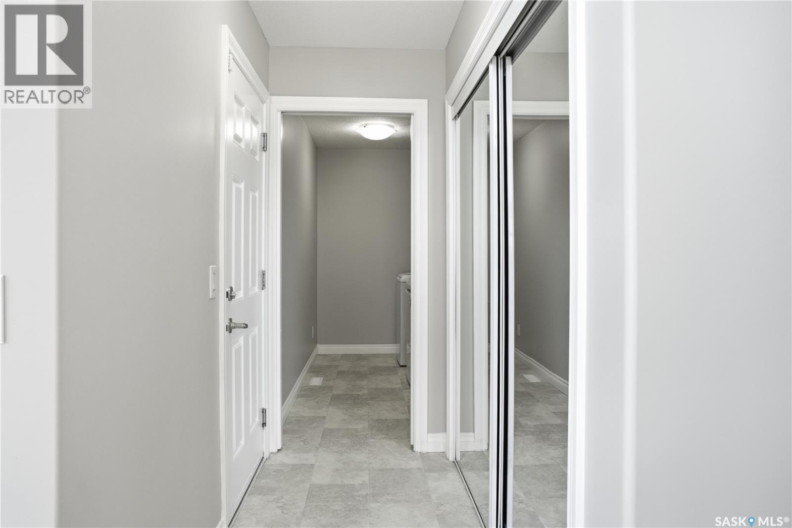 4706 Mazinke CRESCENT - Photo 4 of 41, Regina, Saskatchewan