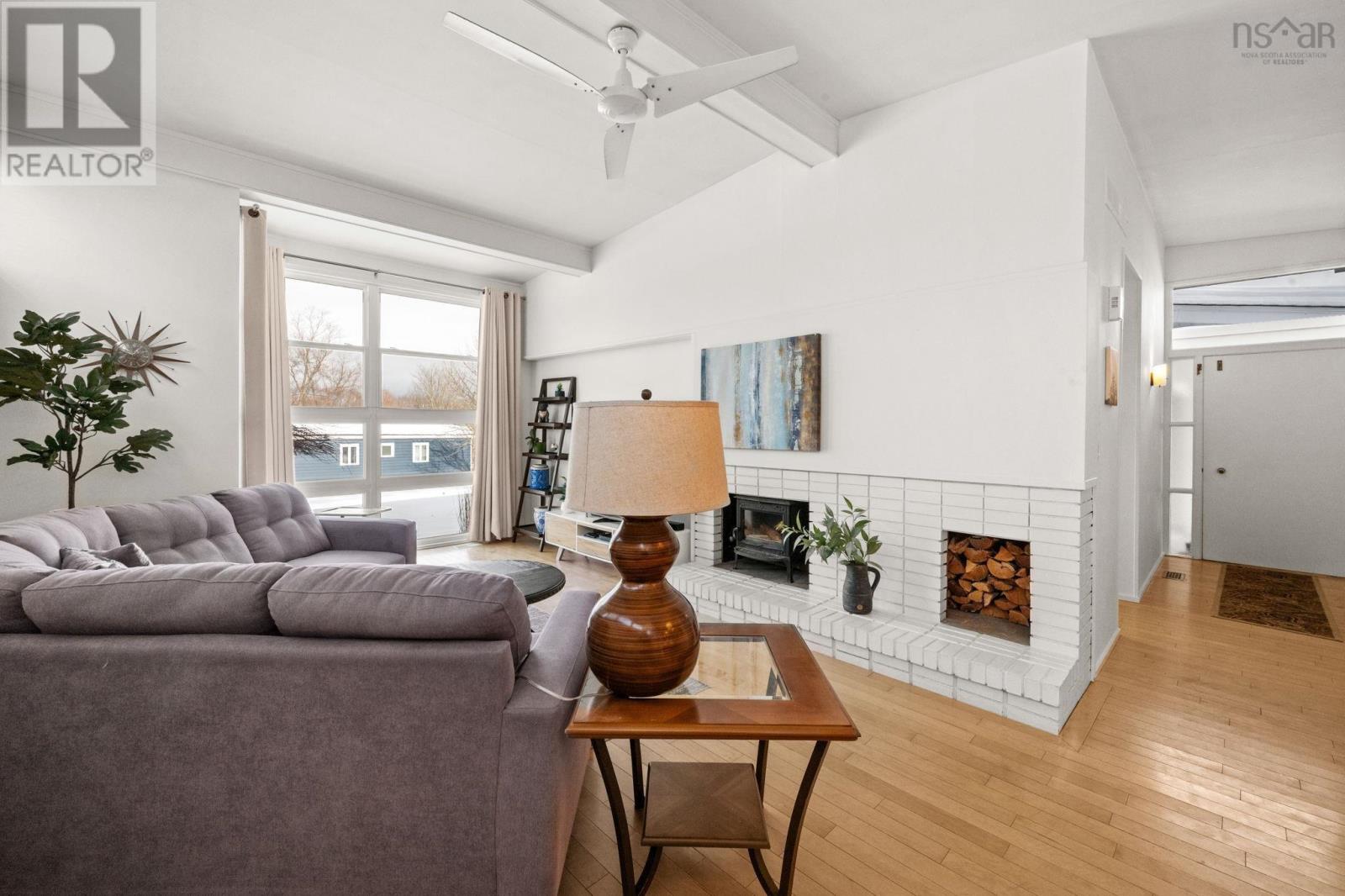 Property 4 of 49 of 6 Lavinia Street