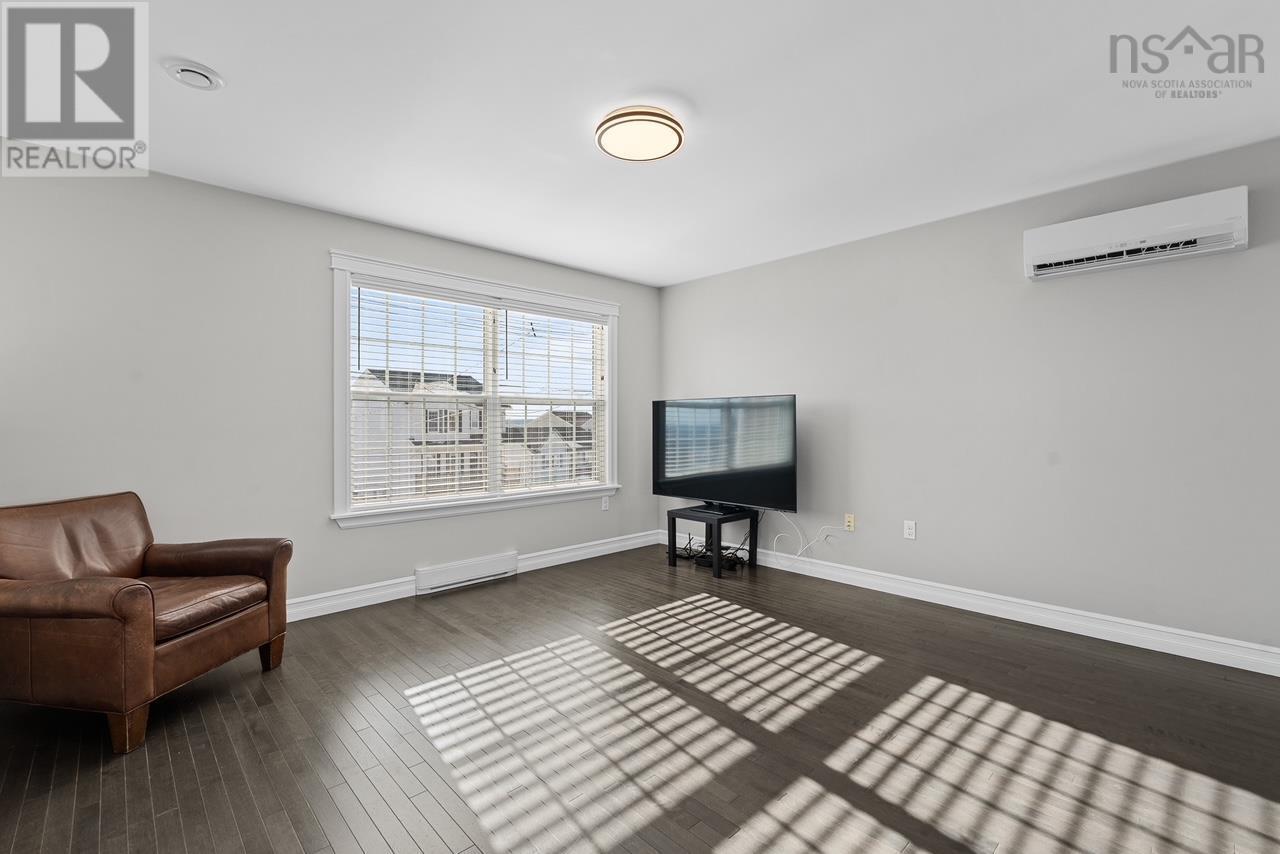 Property 10 of 33 of 5 Kiel Court