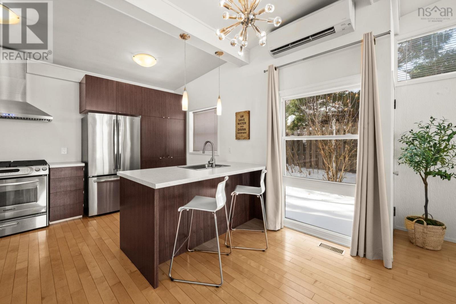 Property 8 of 49 of 6 Lavinia Street