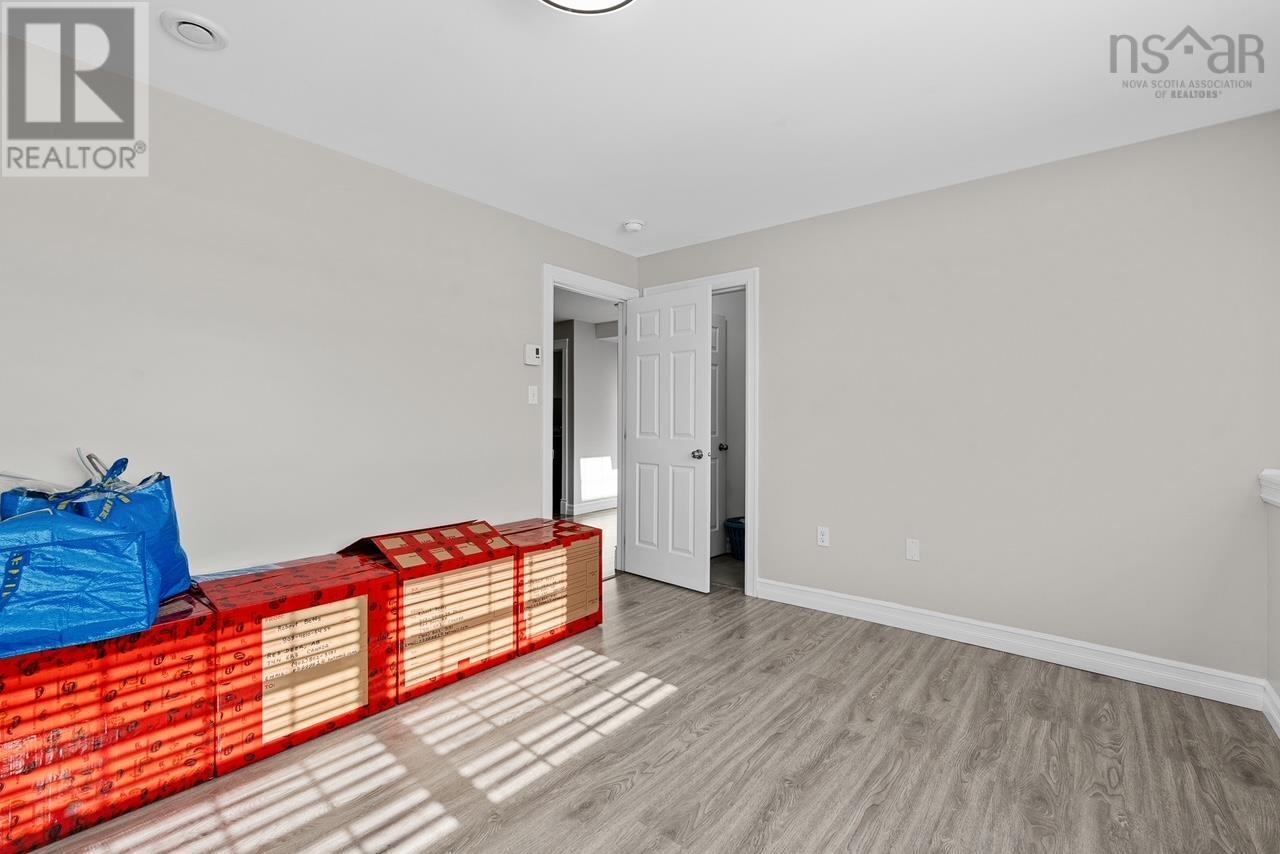 Property 22 of 33 of 5 Kiel Court