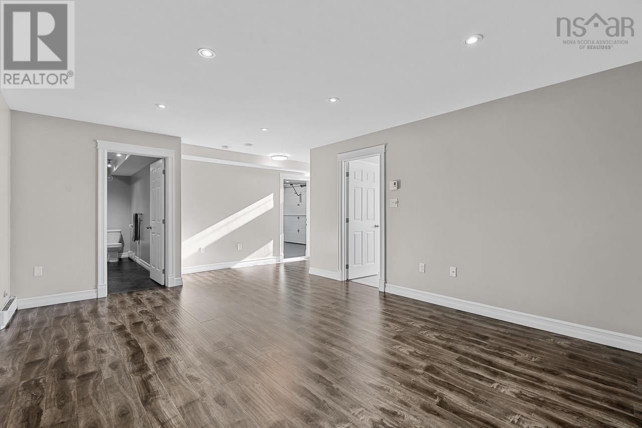 Property 27 of 33 of 5 Kiel Court