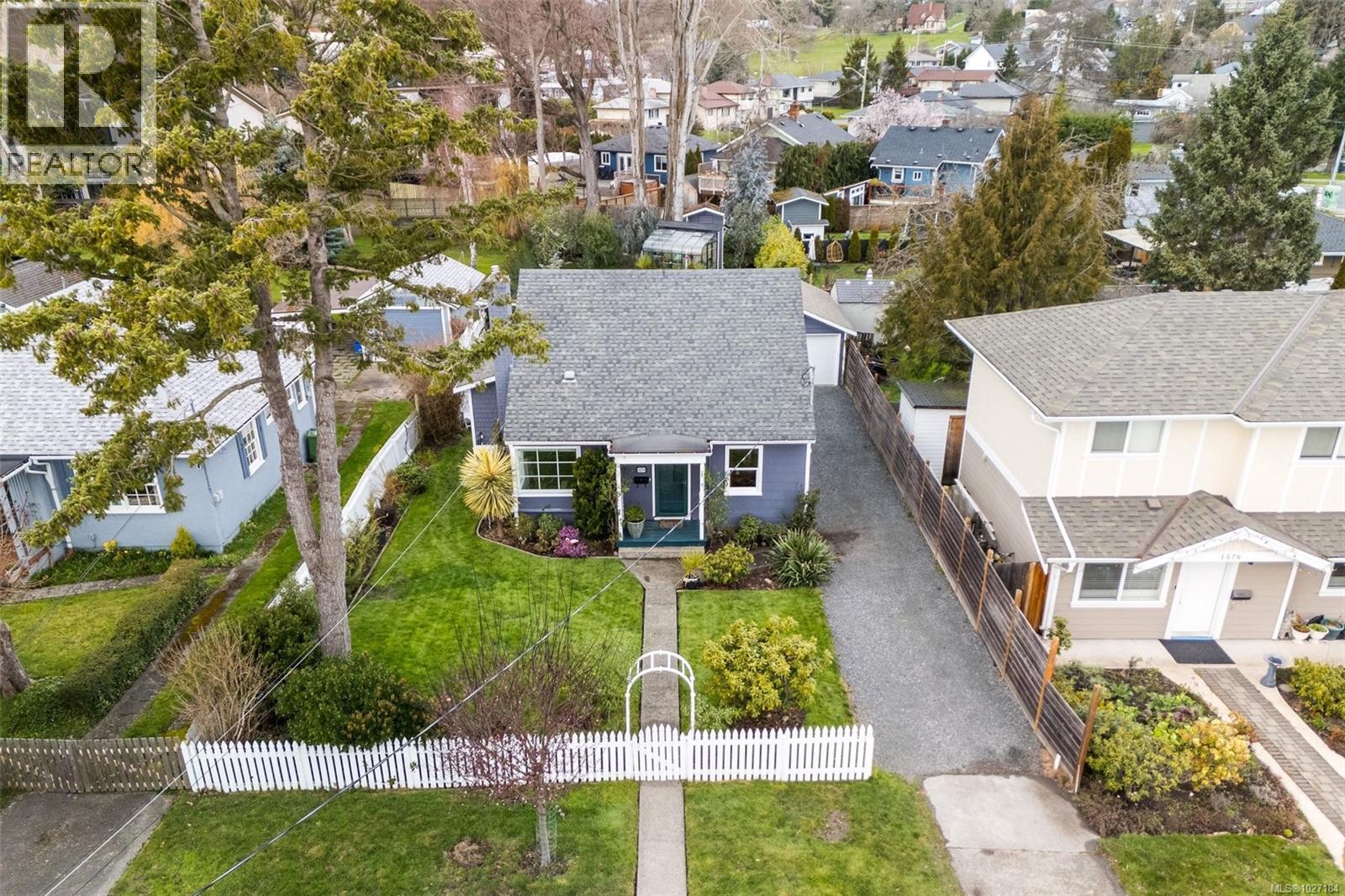  1570 Clawthorpe Avenue, Victoria