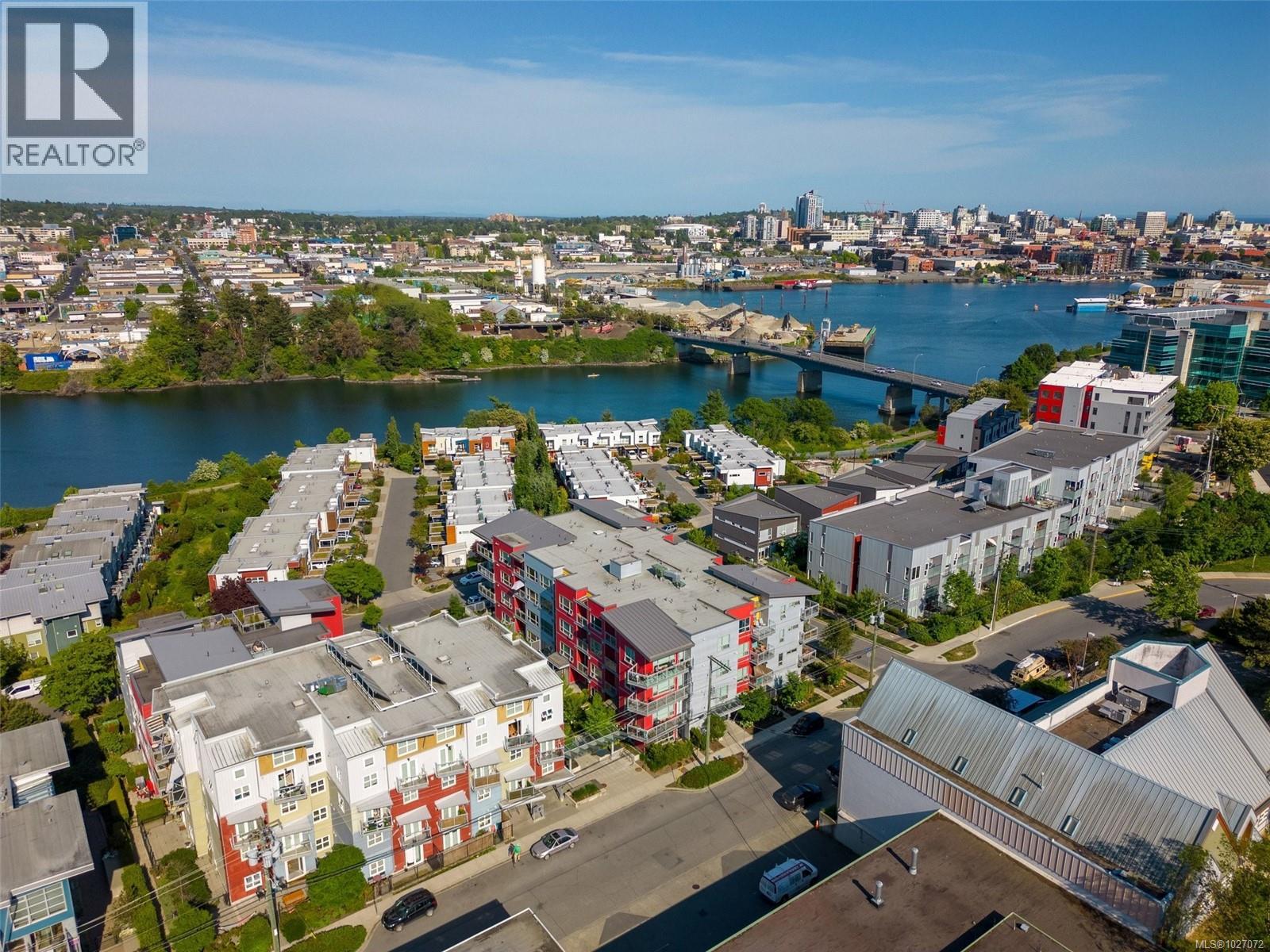 210 785 Tyee Road, Victoria