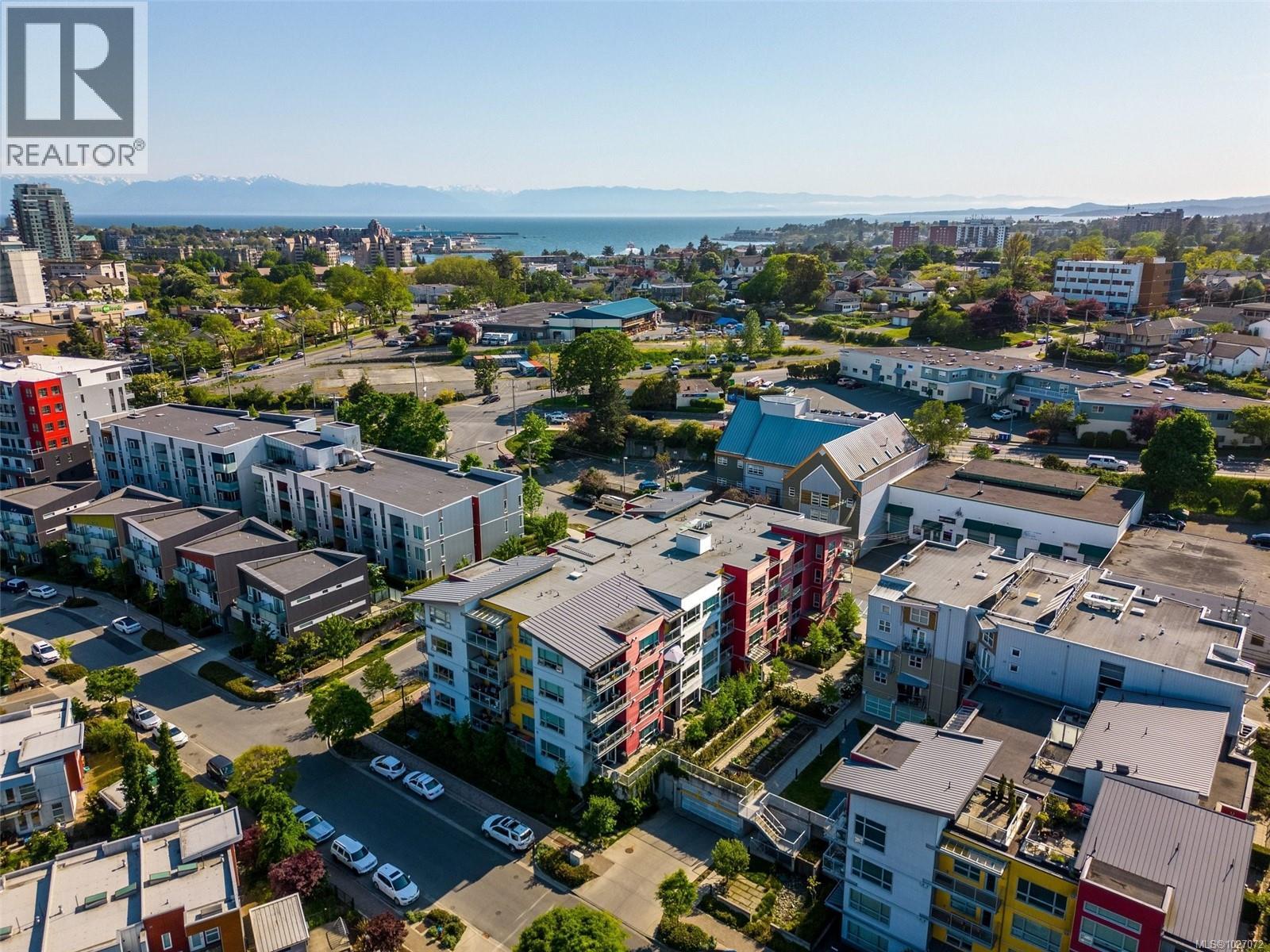 210 785 Tyee Road, Victoria