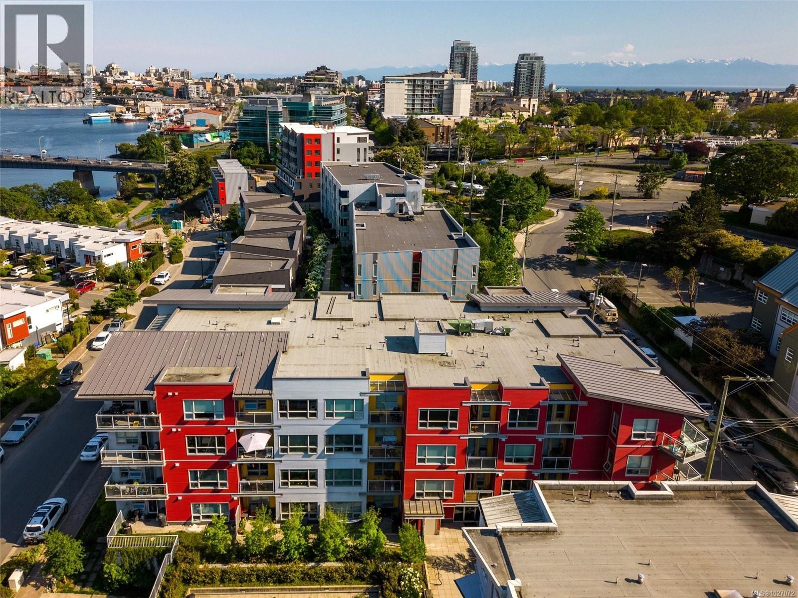 210 785 Tyee Road, Victoria