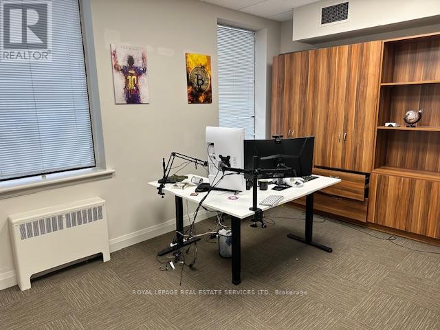 205 - 235 LAKESHORE ROAD E - Photo 5 of 8, Oakville (OO Old Oakville), Ontario